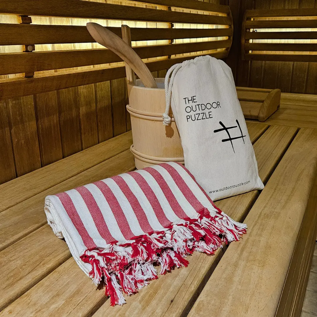 Saunatuch Rot Weiß aus Baumwolle praktisch im Beutel