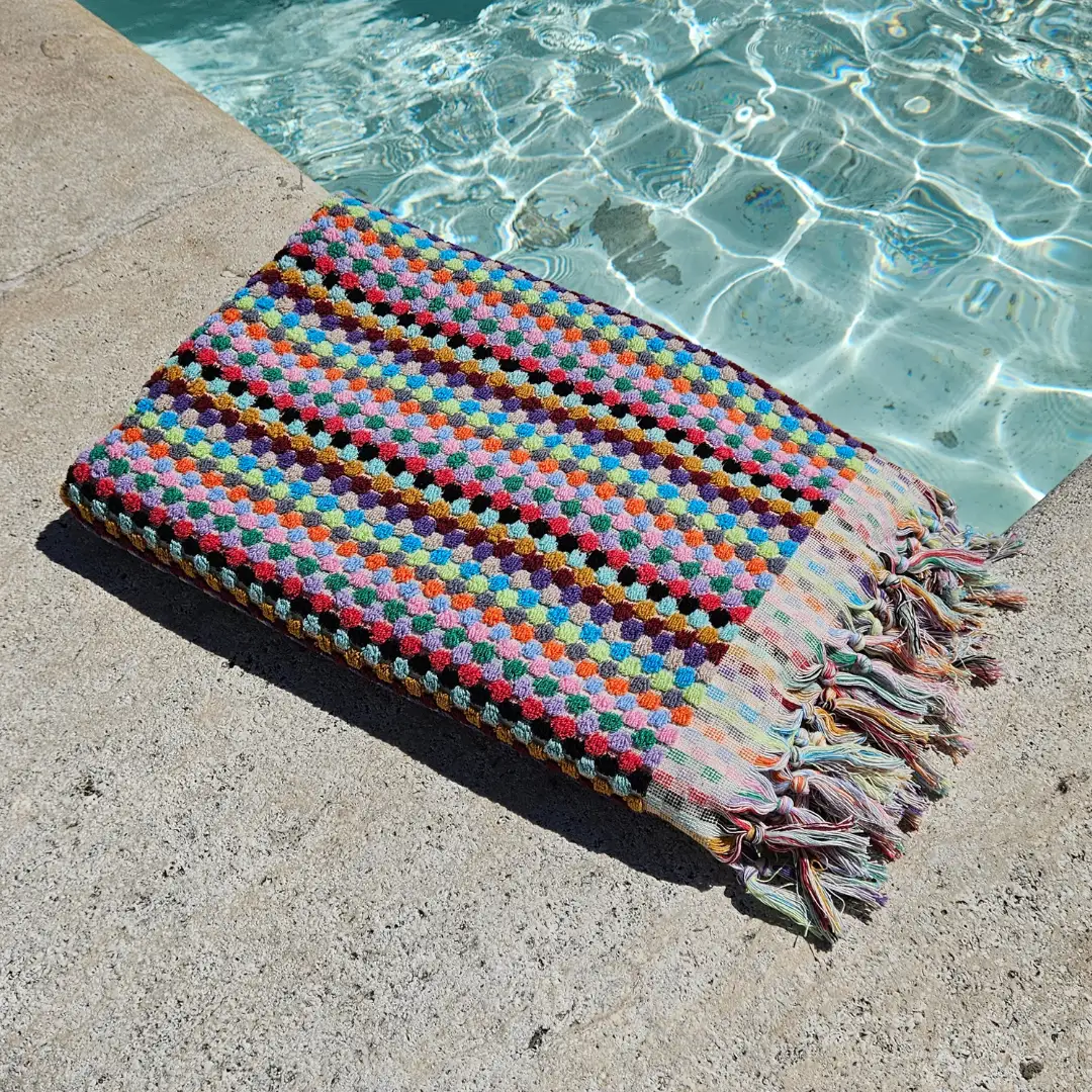 Badetuch Large Bunt aus Baumwolle handgeknotete Fransen
